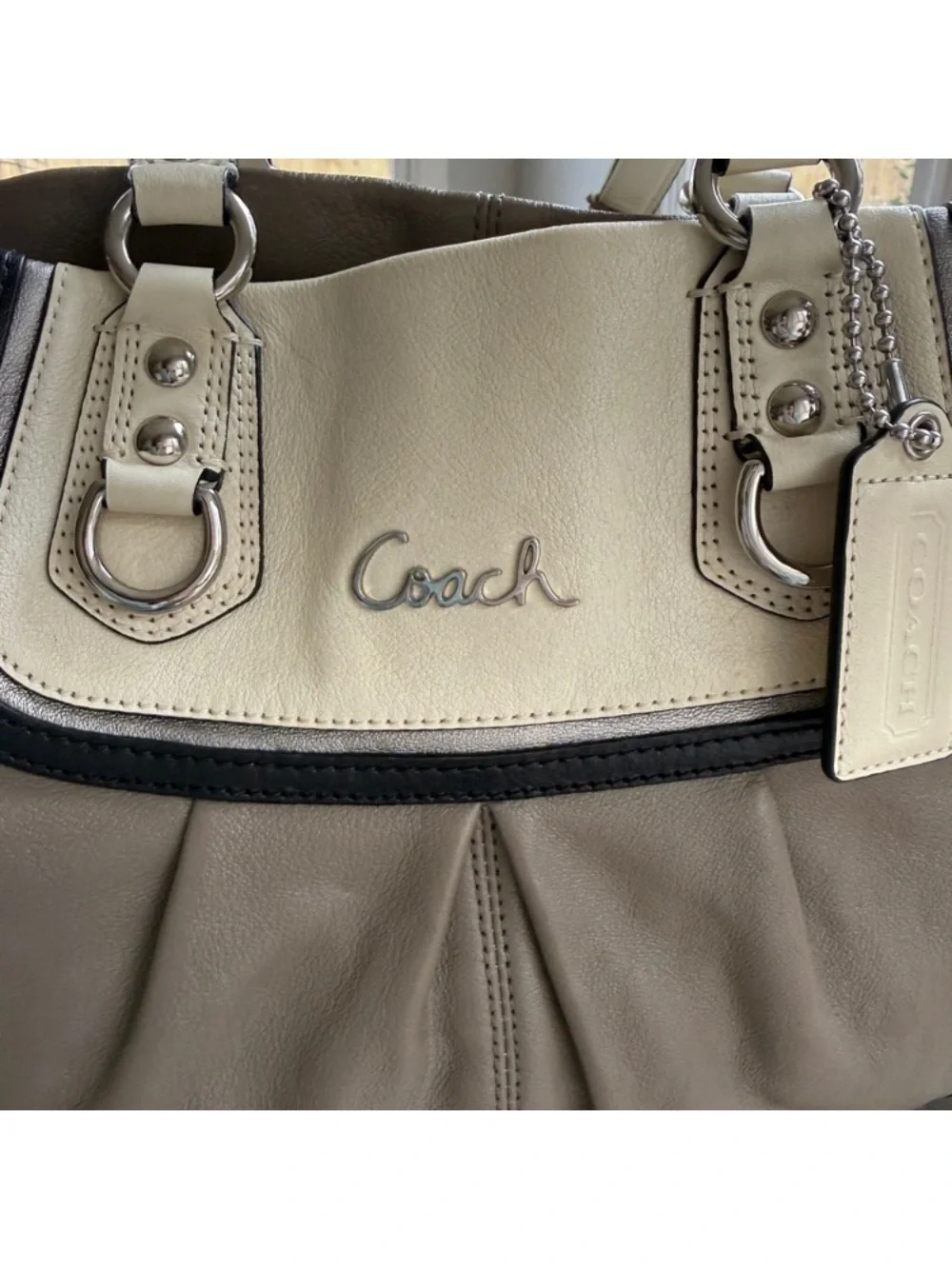 Coach Ashley Spectator Taupe and Cream Leather Shoulder Bag Carryall - Picture 2 of 15